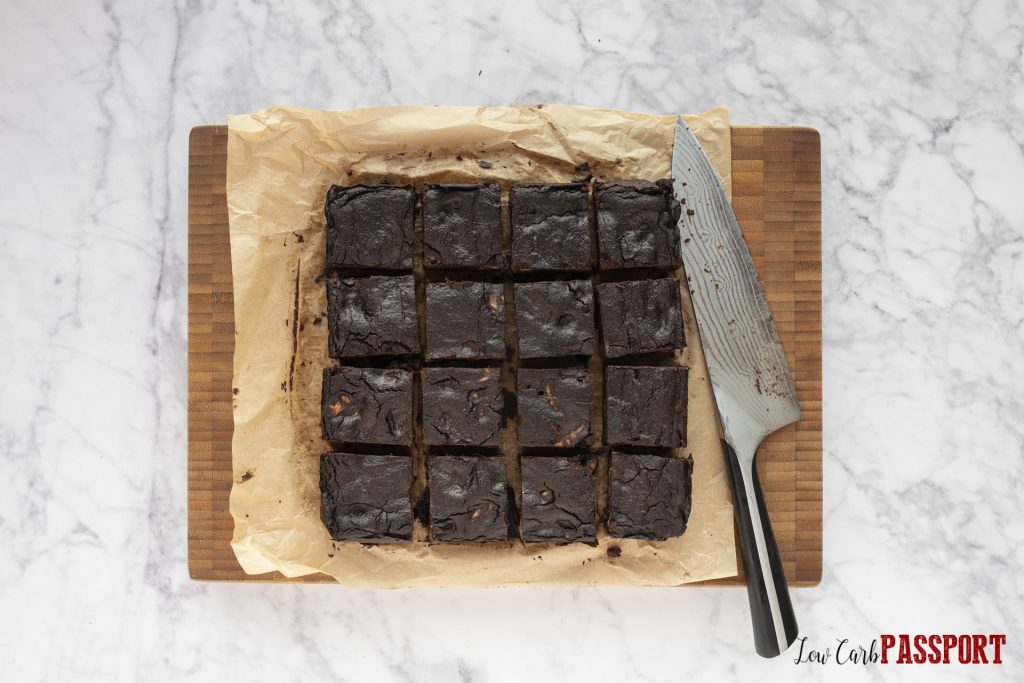 cut brownie into 16 pieces